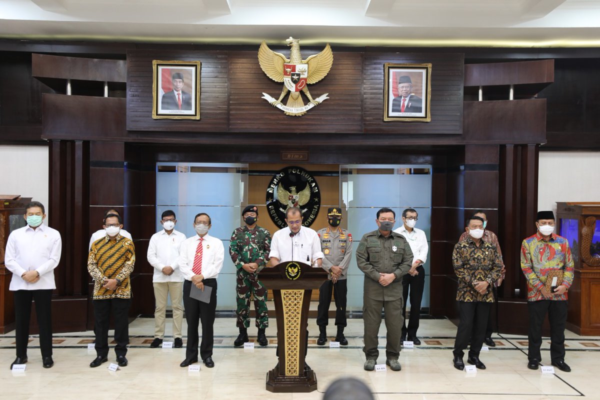 PolkamRI's tweet photo. Pemerintah Resmi Larang Kegiatan dan Penggunaan Simbol/Atribut FPI https://t.co/vNNMi9k2F3 https://t.co/H31xgaK3B6