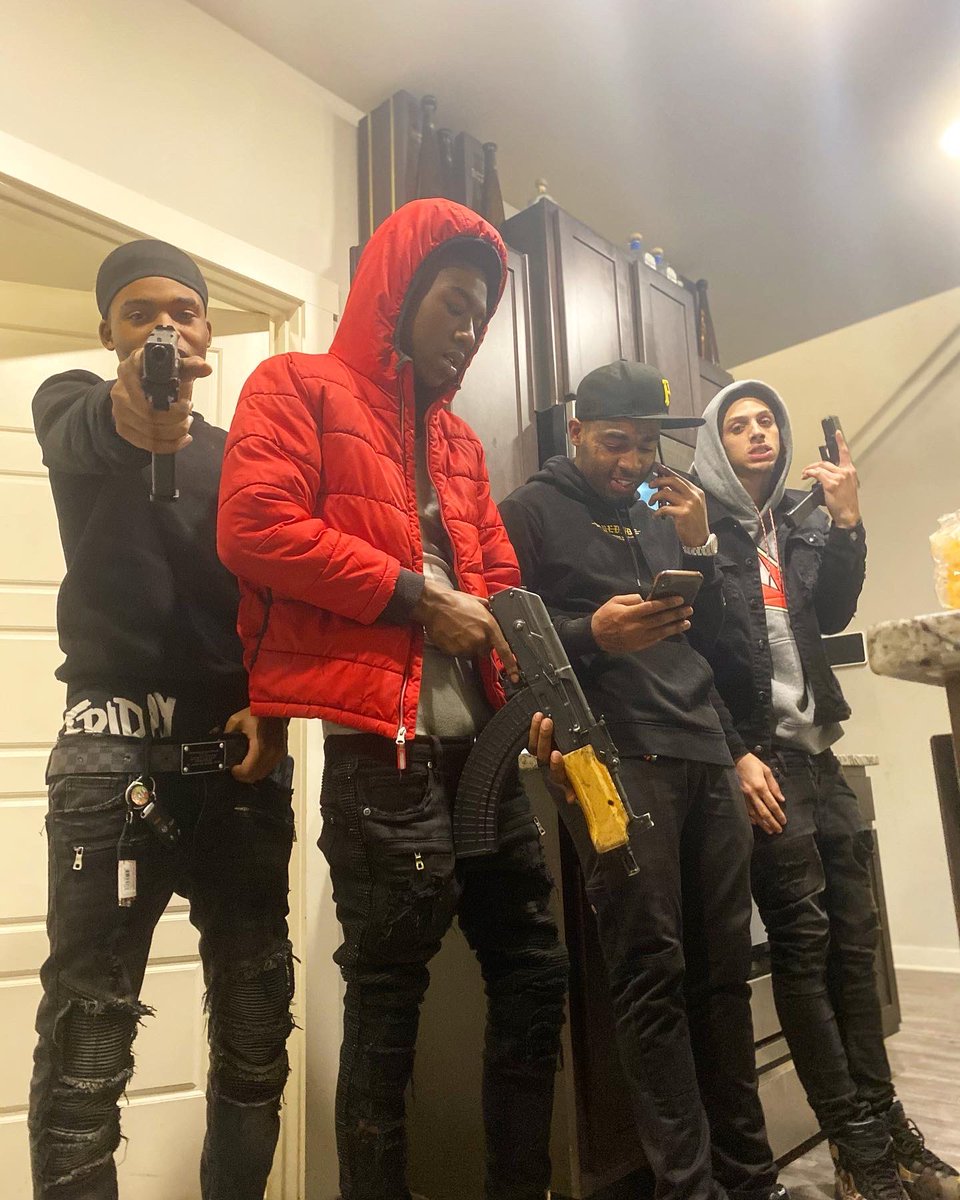 _luhmexico's tweet photo. Ion talking nomore IM PUTTING THIS SHIT IN YALL FACE ..🤞🏾👣🕯🌟💯 #FREEDACEO🥀 https://t.co/3TUF2YTIkh