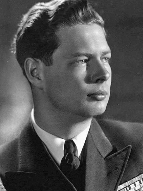 LBHistory's tweet image. #Onthisday in 1947 King Michael I of #Romania was forced to abdicate by his Communist government. 3 years earlier, the King had been instrumental in overthrowing his country's Fascist dictator and aligning Romania with the Allies during WW2. #HistoryMatters