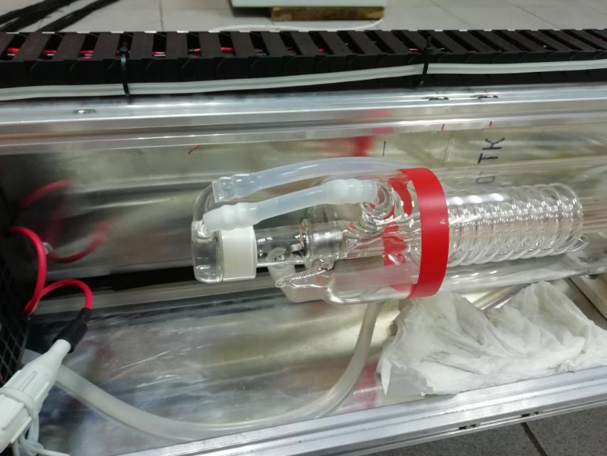 reangeorge's tweet image. Installing a Co2 tube (80 watt) on our 2*3 m (6x9') frame.

#laser #lasermodule #cnc #co2 #co2laser #80wattlaser #powerfullaser $diy #diylaser #diyframe #diycnc #endurance #endurancelasers #technology