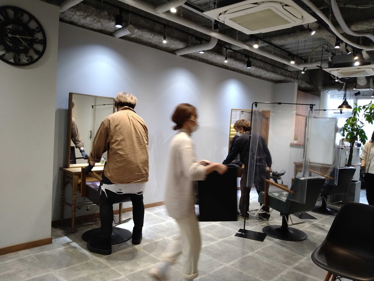 Hair Nacer ヘアーナセル 川越 激動の一年でしたが おかげ様で年の営業が本日無事に終了いたしました 心より感謝申し上げます 大掃除もテキパキ ヘアーナセルの頼れるスタッフ ありがとう お疲れさまでした コロナ対策 川越美容室