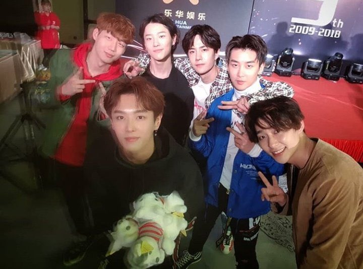 200512 the group photos that team inception attached while answering the questions!