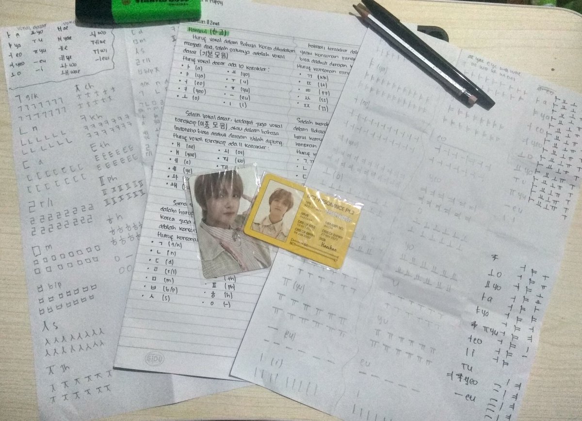 hangjungwon's tweet image. Liburanku nyoba belajar bakor ehhe. Masih berantakan sih huhuhu. Sebenernya udah niat belajar bakor tuh udah lama tapi ya berhenti ditengah jalan, trs skrg mumpung ga ngapa²in ku coba ulang aja lagi dari awal^^ fighting!! 

#HolidayWithMarkHaechan 
@MARKLEE_IDN × @HaechanProject