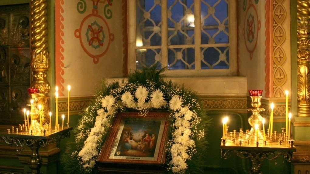богослужение на рождество христово. рождество христово служба в храме. рождественский сочельник богослужение. рождественская литургия. митрополит никодим новосибирский.