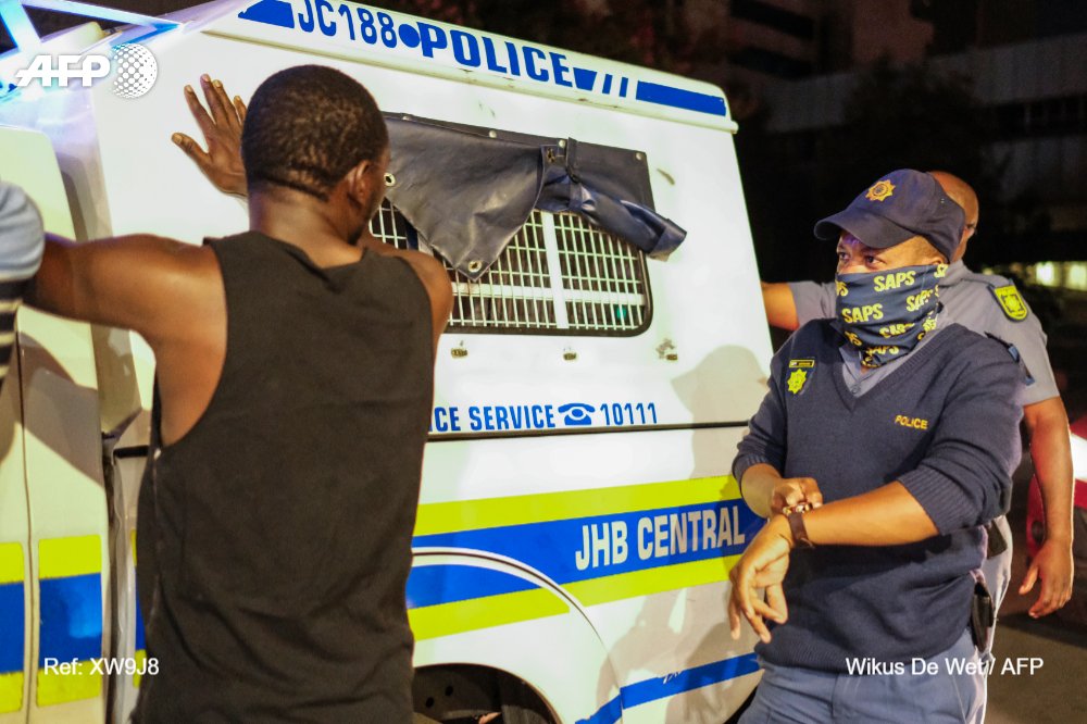 gersende rambourg (@gersende75) on Twitter photo Une nuit à Joburg, sous couvre-feu
<a href="/AFPphoto/">AFP Photo</a> par <a href="/dewetwikus/">Wikus de Wet</a> et petit reportage comme si vous étiez de <a href="/cdoyen1/">Claire Doyen</a> bit.ly/34Xijy7 Une nuit à Joburg, sous couvre-feu
<a href="/AFPphoto/">AFP Photo</a> par <a href="/dewetwikus/">Wikus de Wet</a> et petit reportage comme si vous étiez de <a href="/cdoyen1/">Claire Doyen</a> bit.ly/34Xijy7