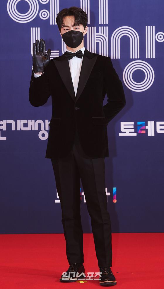  #ParkSoJin,  #ParkShinAh,  #BaeInHyuk & Singer  #YoungTak 