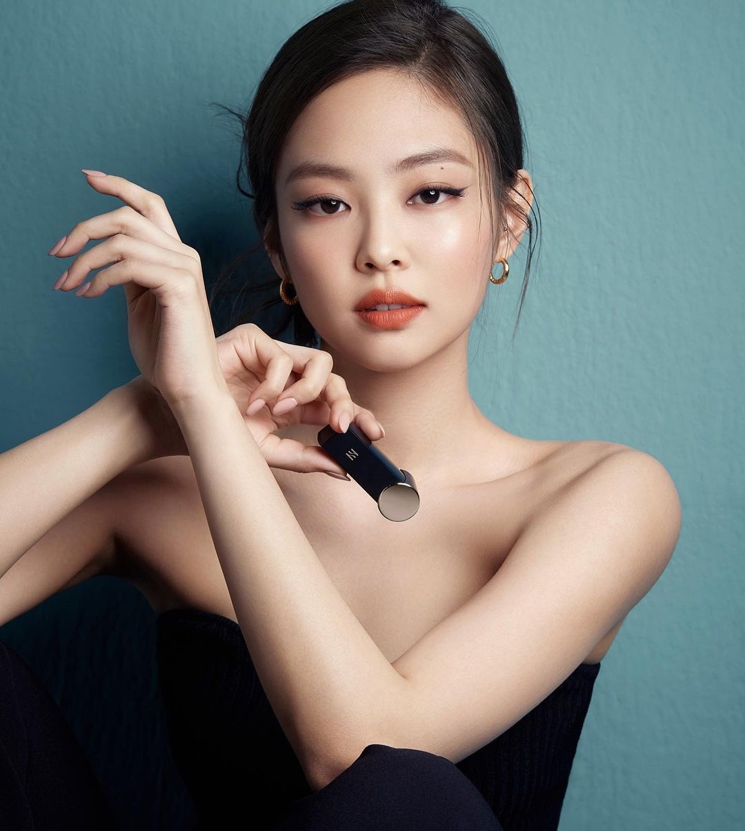 BLACKPINK JENNIE HERA 特典 BLACKPINK JENNIE OFFICIAL HERA BLACK PHOTOCARD | eBay