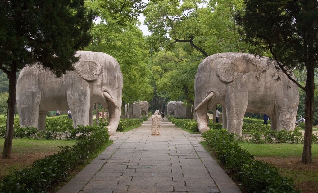The Ming Tomb path in Beijing is nearly identical to the one in Nanjing, leading the path to the Ming Xiaoling, the resting place of the dynastic founder, the Hongwu Emperor.