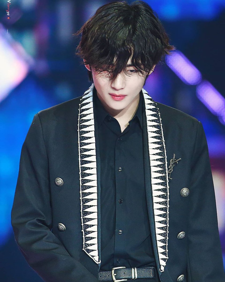 ✩　 *　.　　☪︎. 　 ° 　. .　　✩　　° °¸. . • ° ✩　 .　 *　.　.　✫　¸ . ° ° ✩     Taehyung in BLACK° ✫ ¸. ¸ .　* 　° :.　 . • . ¸　✩　 ° .　 • ° 　 .　✩.　 ° 　. ¸ .　☪︎　°｡ ˚.　｡˚.          (a thread)