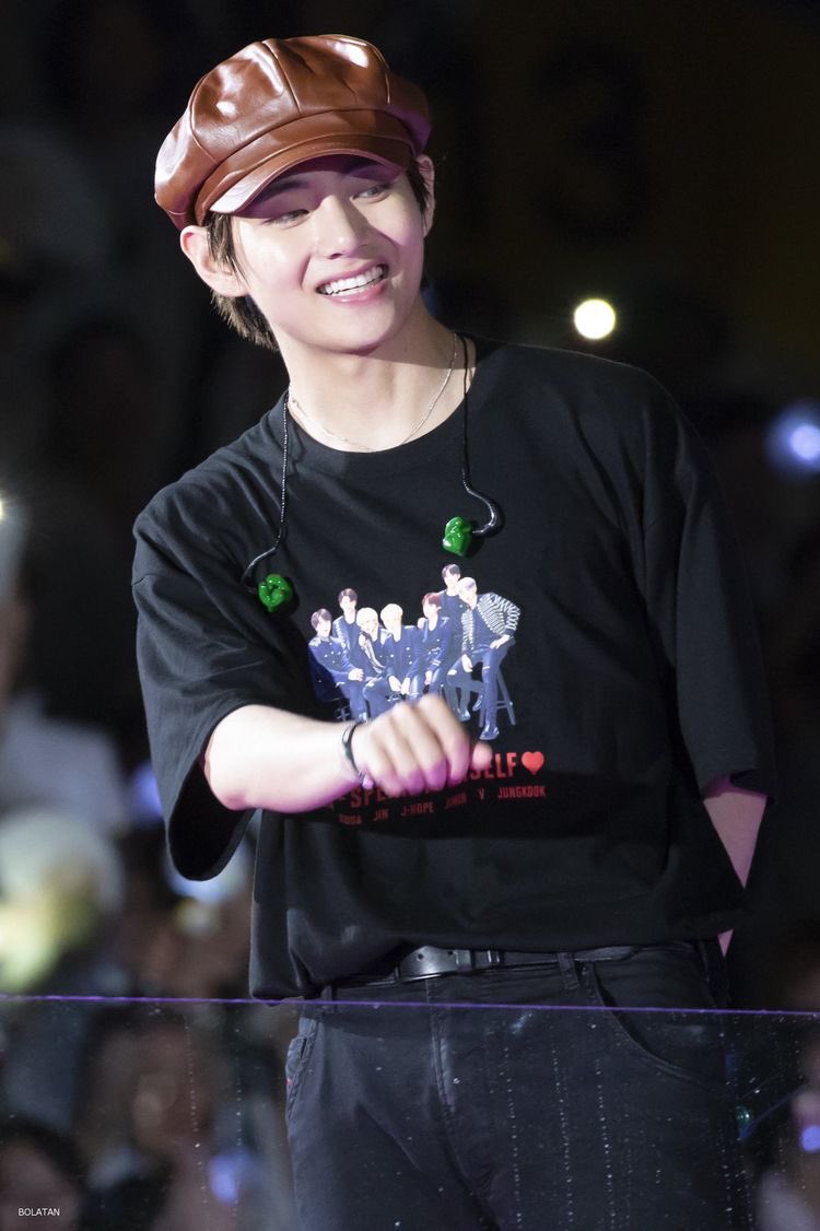 He can pull off even the simple T-shirts. 