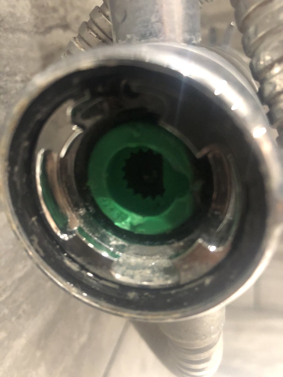 GurdSohi's tweet photo. @mirashowers have a broken green plastic part on my shower Diverter (product 1736.247).  I can change it but you don’t sell it - have to pay £70 for new Diverter to replace a tiny piece of plastic which is madness.  Could you send me one please? Happy to pay for part and postage https://t.co/ND3VeeTsiN