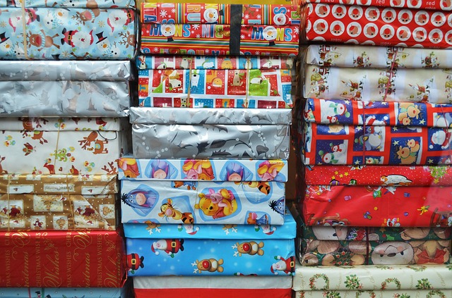 Recycling Christmas waste>> #recycling #christmaswaste hubs.ly/H0CX8s00