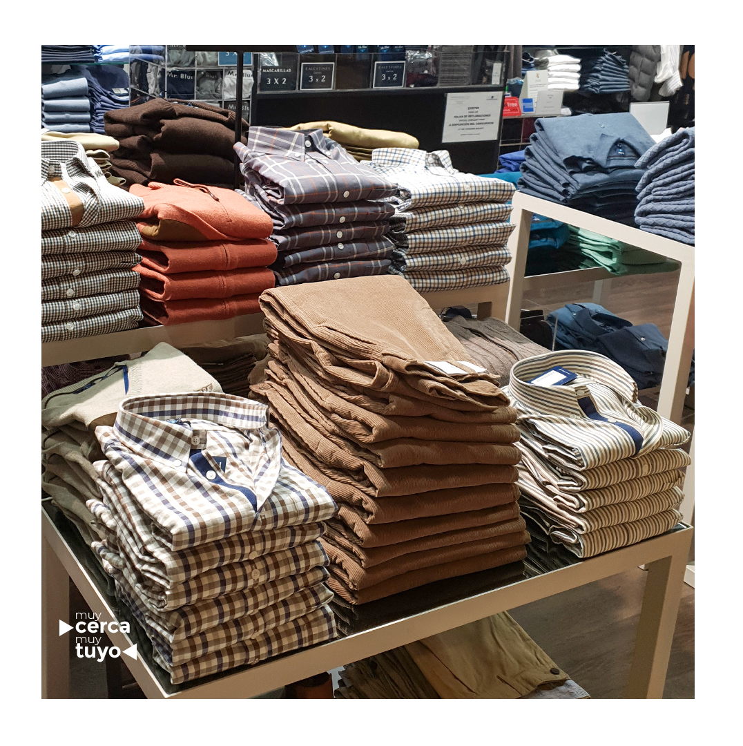 Esta Navidad mima a las personas que más quieres con un abrigo de gran calidad. En #MRBLUE encontrarás la ropa de hombre que buscabas. ¡En Castellana 200 acierto seguro! 🎁😍

#CentroComercialCastellana200 #CCCastellana200