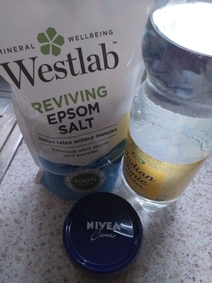 ophelia_eternal's tweet image. Today's bargains put my age clearly in the oap bracket 😂 . 
Zero chuffs given , Epsom salt is usually bloody expensive and Nivea is the only cream that doesn't sting 😊. #oldbeforemytime #achingbones
