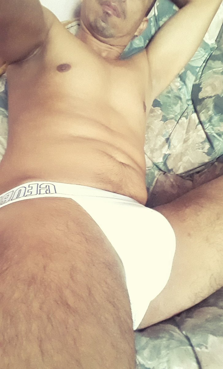 drguevo's tweet photo. cómo se preparan para recibir el 20121, yo relajado.... #hombres #latinos #boys #gay #versátil #machos #morbo https://t.co/d30PRMVBac