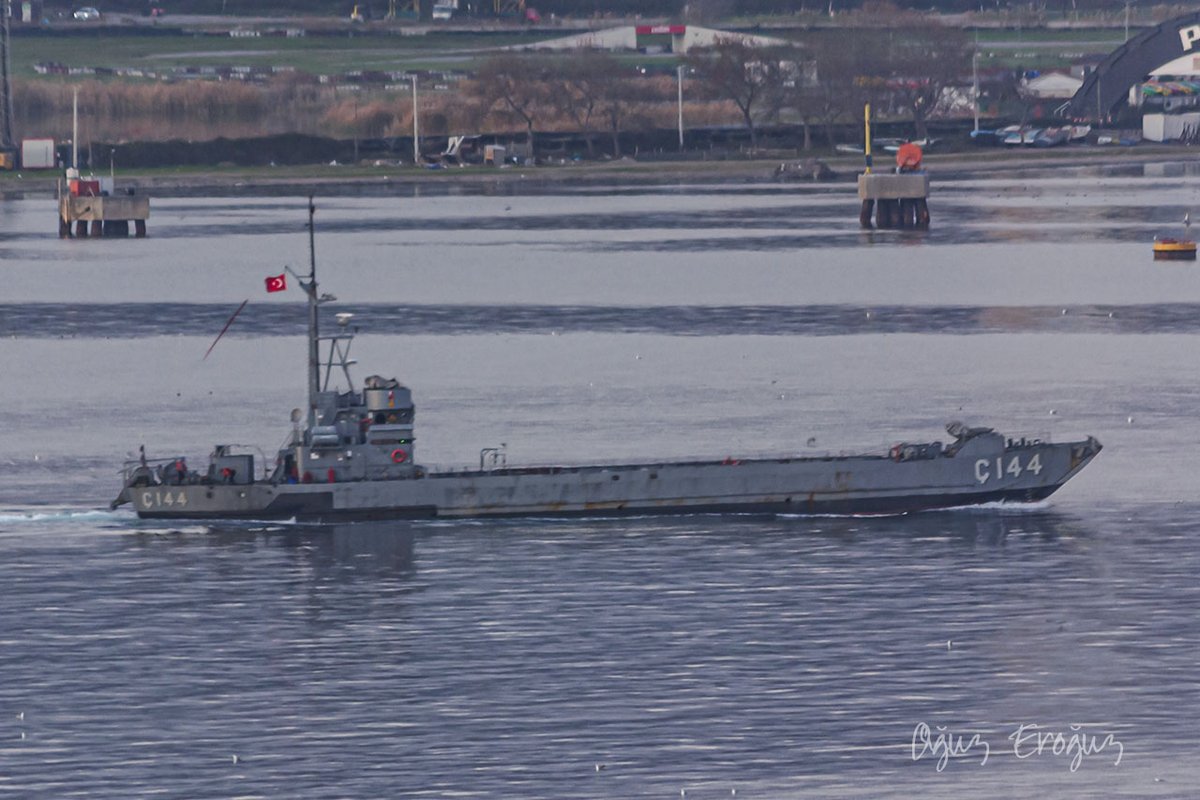 OguzEroguz1's tweet photo. #TurkishNavy #140Class Landing Ship Tank #Ç144 #DzKK https://t.co/5xoRB1EtRu