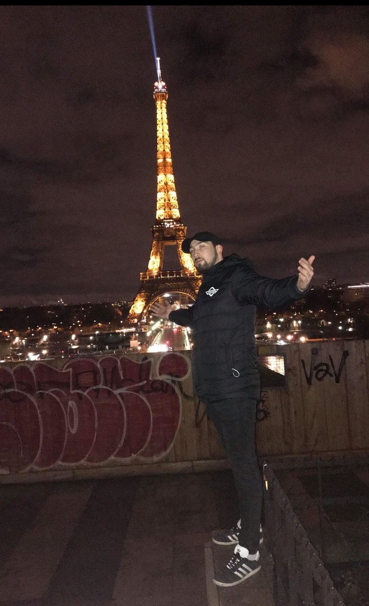 Gdo_Simon's tweet photo. J'me trouvais frais 🌟🗼 https://t.co/JH54aA3bW6