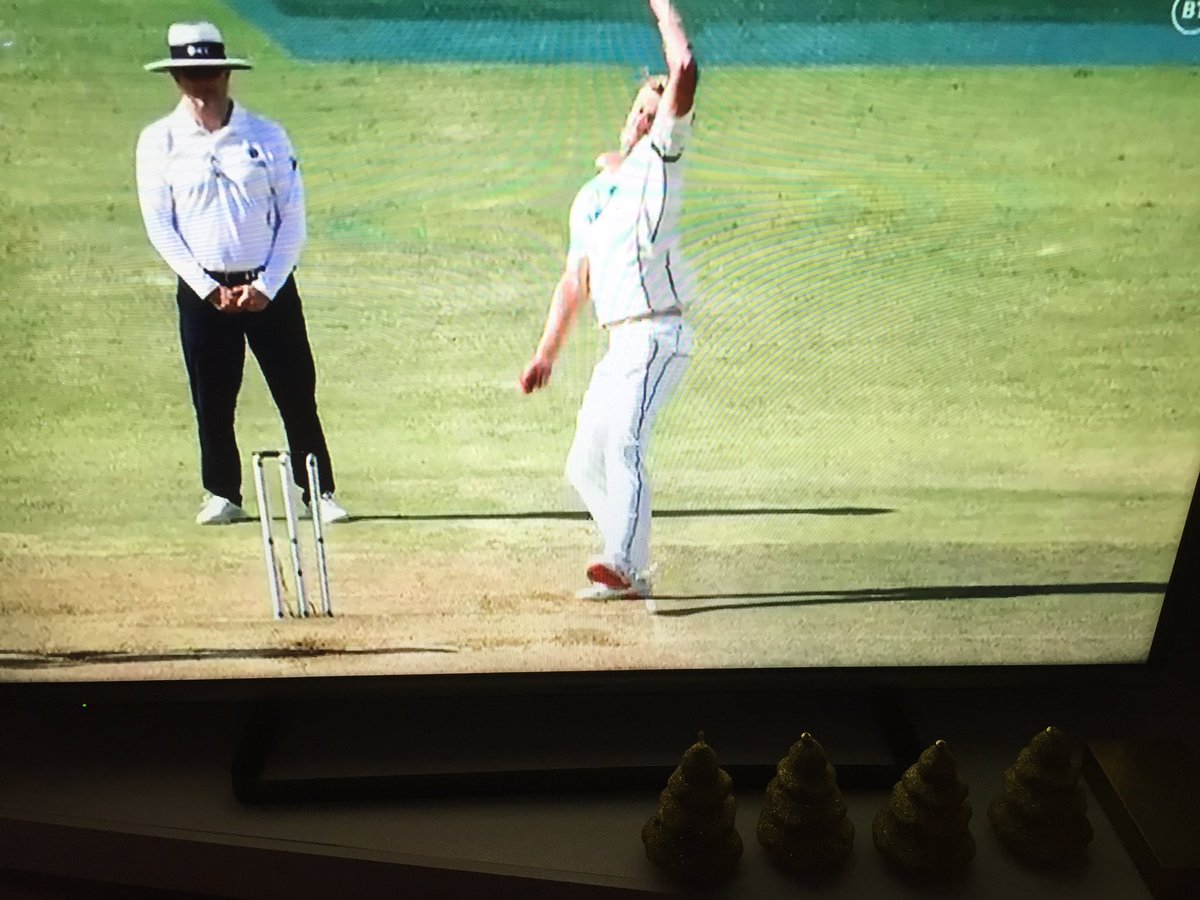 icrobbo's tweet photo. @theanalyst  @selvecricket Jamieson’s important dismissal of Yasir Shah looks like a no ball. Aren’t these things routinely checked by the 4th umpire? @ICC https://t.co/4jyESXzRKi