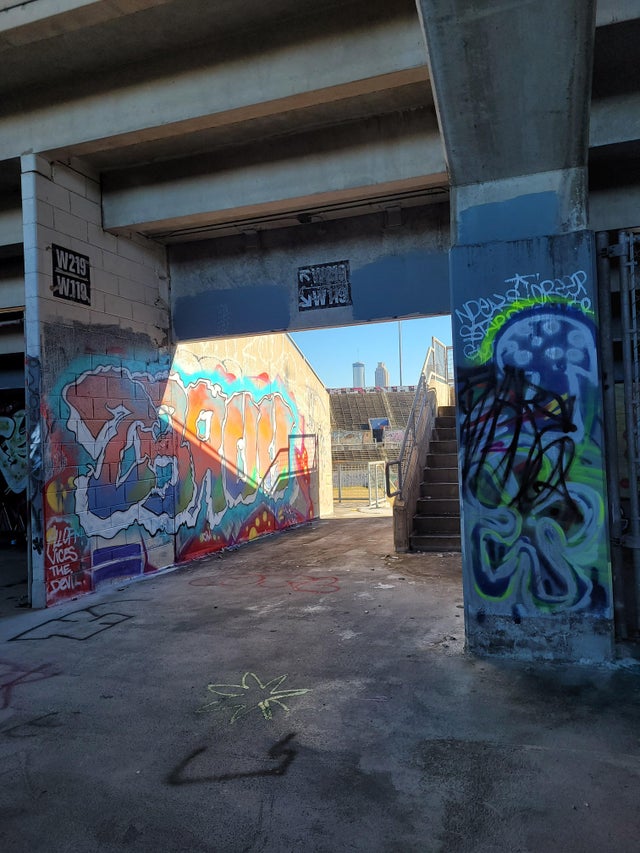 GAFollowers's tweet photo. There's a really cool abandoned college football stadium in Atlanta. 

📷 @twibandoned https://t.co/od7QRijqGV