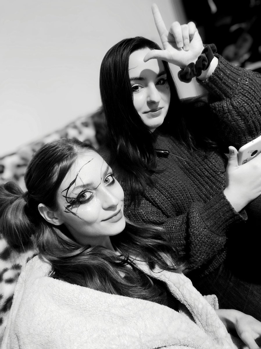 ZYG6669's tweet photo. Make up z @bijeszsie i @gehlien2 💕 https://t.co/j6HCvyuwlh