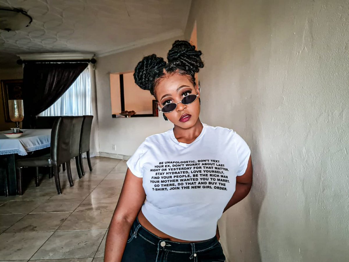 be_rsa22's tweet photo. There has been so much personal development, LOVE, GROWTH and REVELATION during this pandemic. 
I wish each and every one of you Love, Happiness and Prosperity. MAY YOUR WILDEST DREAMS COME TRUE. JUST BE🌻🌻🌻
#Be #family  #love #happynewyear  #idolssa #goodvibesonly https://t.co/SFnOyhFmvN
