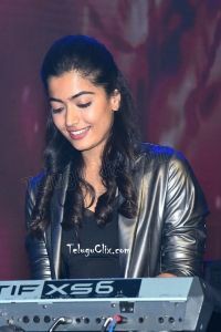 3Adwaitha's tweet photo. #4YearsOfSmilingQueenRashmika https://t.co/xTBsmpGMK5