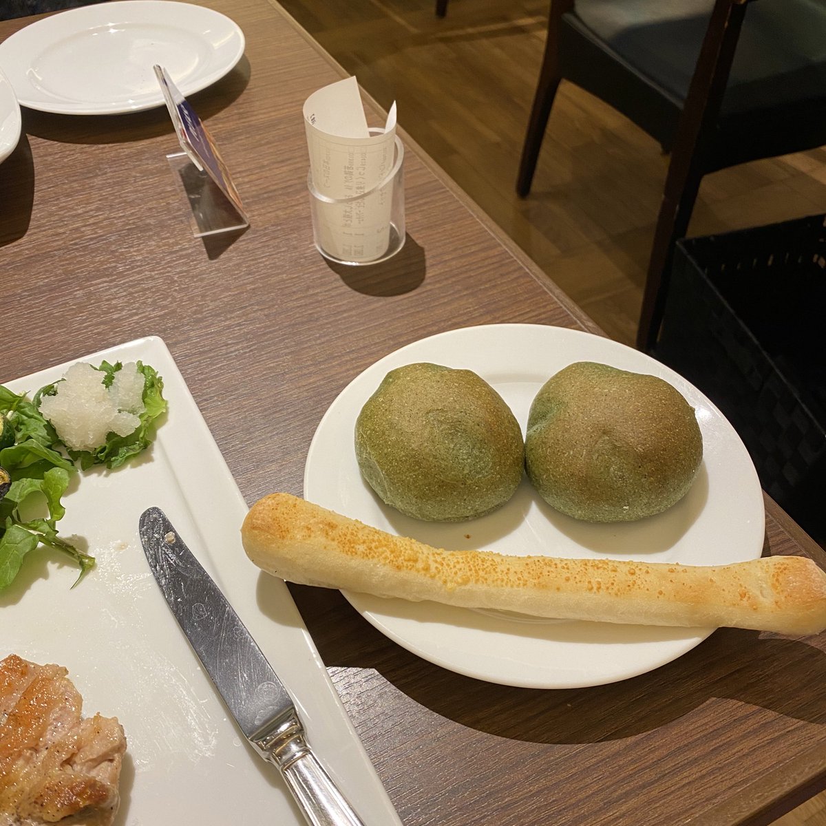 りんご 結婚半年記念日ディナー 入籍してからもうなんて早い 笑 毎年恒例半年記念日はサンマルク 大好きなよもぎパン食べれて幸せでした メニュー変わっててお洒落になってた また結婚1年半記念日に来ようね