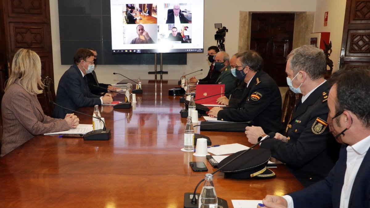 Ni 'Tardevieja' ni fiestas ilegales.
Hoy y mañana habrá máximo despliegue policial en la Comunitat Valenciana.
No podemos pagar la irresponsabilidad de una minoría.
Las multas serán de hasta 60.000 € y acumulativas de hasta 600.000 €, incluso con sanciones penales.

#Trellat