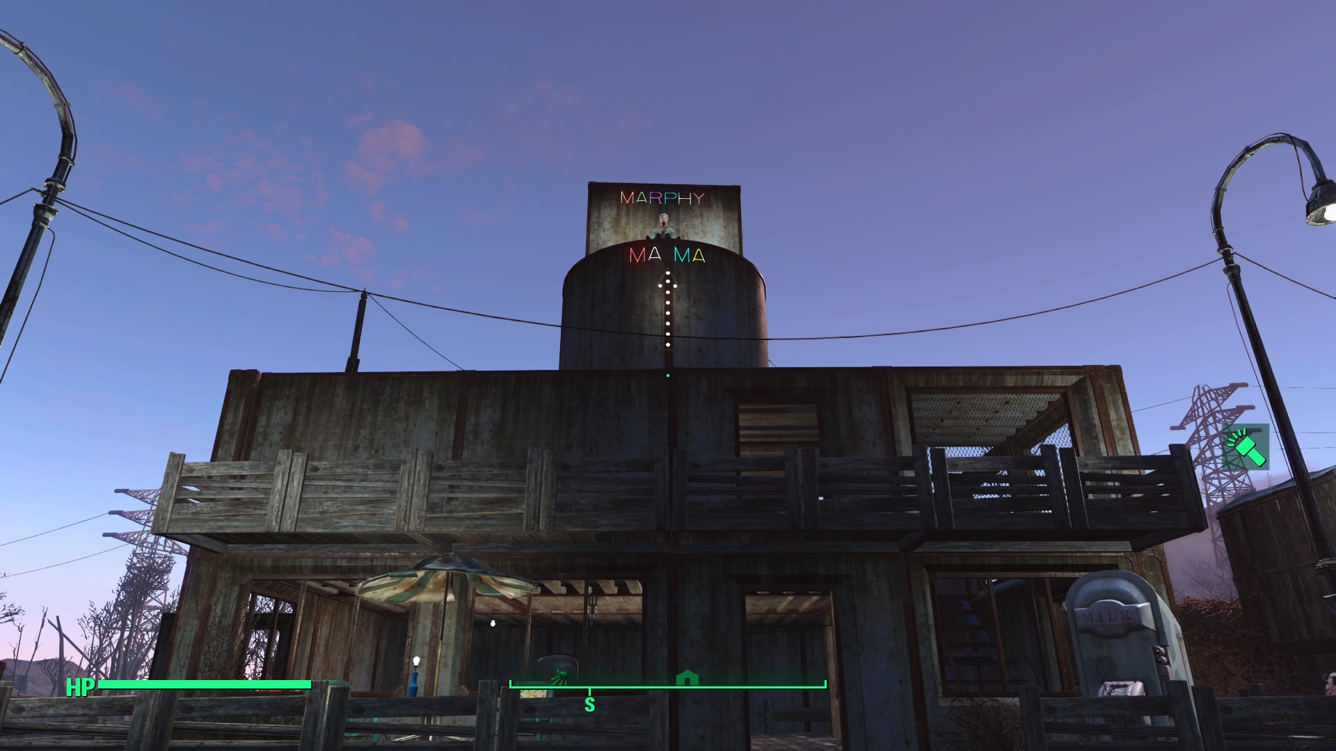 ナナマル Fo4の ママ マーフィーの祭壇 という概念を教わってしまい つい自分のサンクチュアリヒルズでもママ マーフィーの イスを飾り付けてしまった 見守っていてねママ マーフィー 短時間で雑に作ったけど高いとこにいるマママ見上げるの楽しい