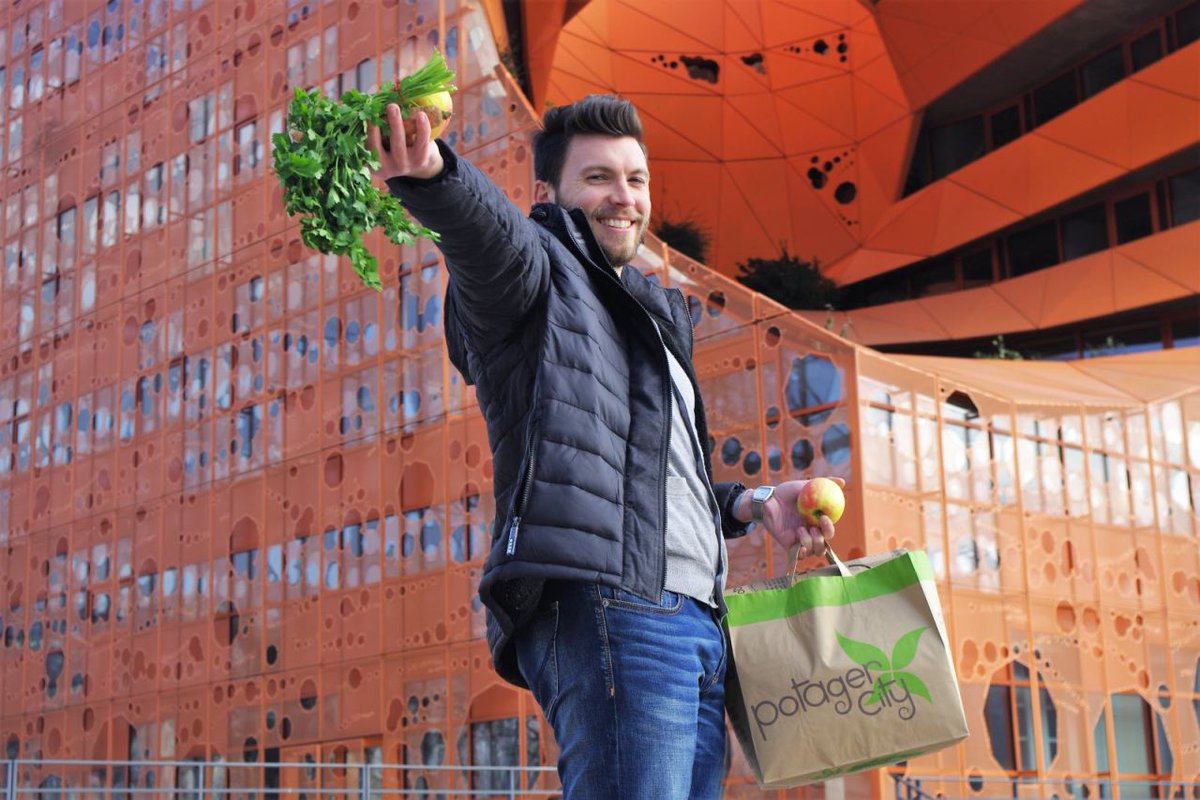 Potager City (@potagercity) on Twitter photo Après 13 années à faire grandir Potager City, il est l’heure pour <a href="/YoannAlarcon/">Yoann Alarçon</a> de laisser sa place à la tête de Potager City !
La relève est tout naturellement assurée par Jérémy Colas, pilier historique de l’entreprise depuis 11 ans, qui devient CEO de notre grand Potager 🥕 Après 13 années à faire grandir Potager City, il est l’heure pour <a href="/YoannAlarcon/">Yoann Alarçon</a> de laisser sa place à la tête de Potager City !
La relève est tout naturellement assurée par Jérémy Colas, pilier historique de l’entreprise depuis 11 ans, qui devient CEO de notre grand Potager 🥕