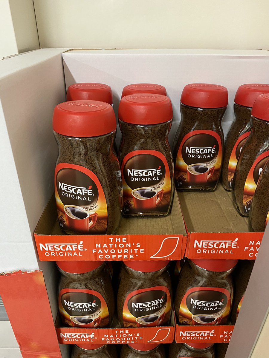 beuniquebeyousb's tweet photo. Okay I was in Tesco and I don’t think the photo does it justice I mean this coffee was HUGE 😂😂 #coffee #magicinapot https://t.co/TIWFwD4zM4