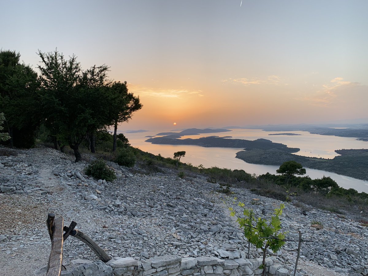 Severndrone's tweet photo. 2020 in review. Some of our favourite images (No. 5)

#sunset 
#sea 
#island 
#sunshine
#plants
#countryside
#rocky 
#hill 
#rural
#water 
#vine 
#review 
#yearinreview
#lockdown
#nopeople
#dronephotography
#nikonphotography
#iphonephotography 
#handheld 
#drone
#rpas 
#uas 
#sua https://t.co/NNScRF0Rci