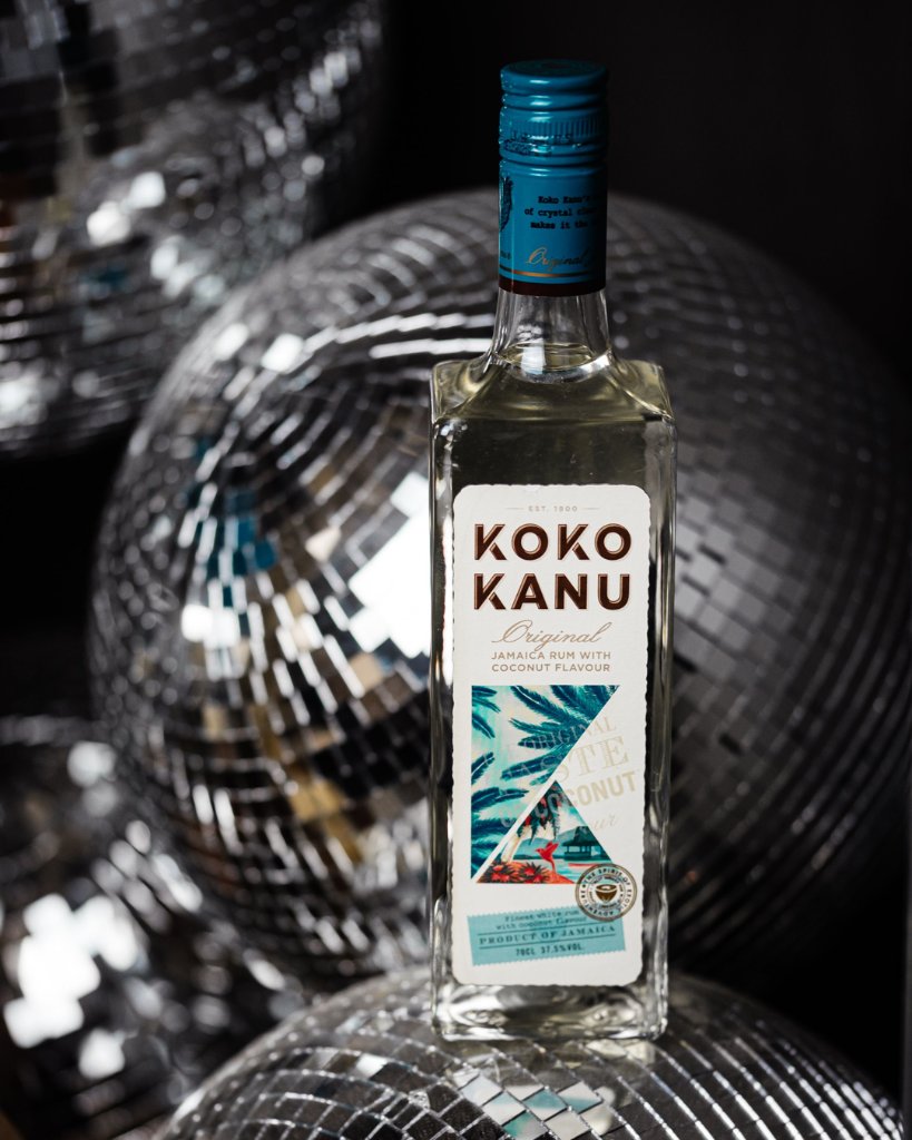 Who's planning a kitchen disco? We've got the Koko Kanu on ice and our friends on speed dial. 

#KokoMoments #newyearscocktails #newyearsparty #coconutrum #rumdrink #simplecocktails #drinkslover #rumlover #drinksplease #ZoomLife #KitchenDisco