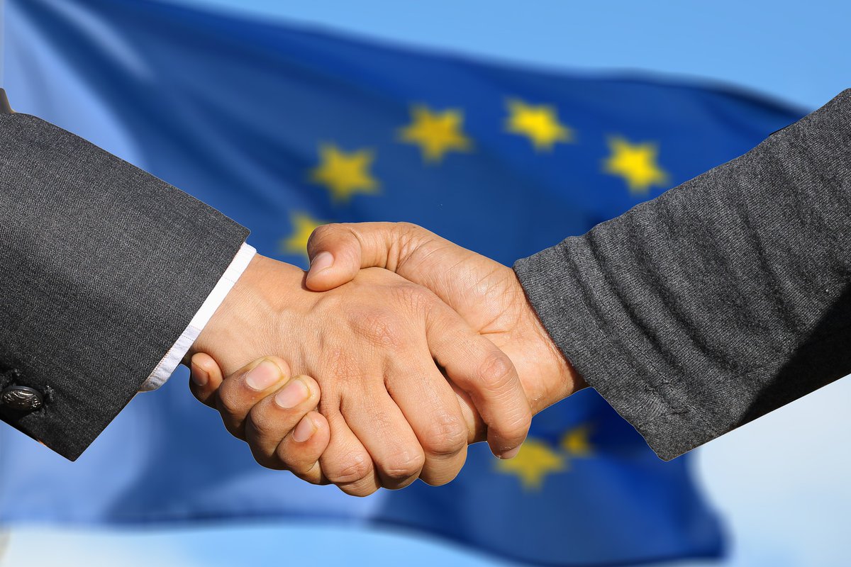 🇪🇺¿Por qué los acuerdos comerciales de la #UE son beneficiosos para las empresas? 🌍

Aquí te lo explicamos, en nuestro blog👉futurodeeuropa.eu/acuerdos-comer… 🇪🇺

<a href="/VDombrovskis/">Valdis Dombrovskis</a> <a href="/Trade_EU/">EU Trade 🇪🇺</a> 

🛒#EUtrade
⚖️#EUrules 
✊#EUvalues
🛡#EUprotects
🤝#EUpartners
