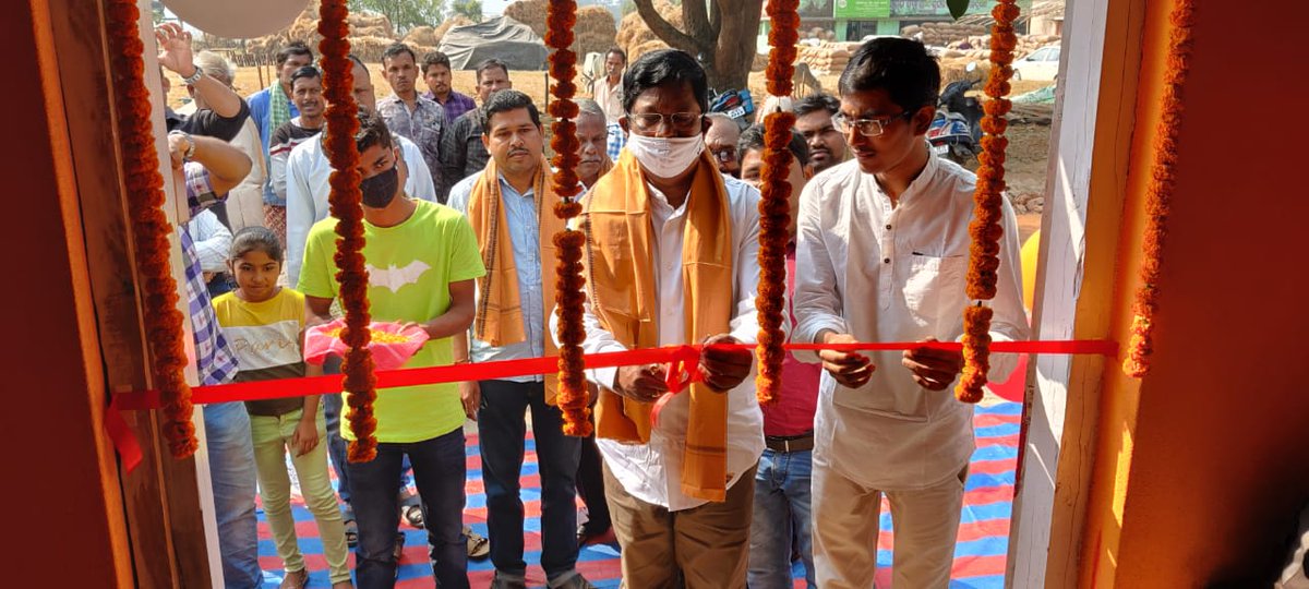 RameshSaiMLA's tweet photo. #ଜନସେବା_କେନ୍ଦ୍ର_ଉଦ୍ଘାଟନ
ଅନୁଗୋଳ ଜିଲ୍ଲା ମୋ ନିର୍ବାଚନ ମଣ୍ଡଳୀ ଟାଇଁସି ଗ୍ରାମପଞ୍ଚାୟତରେ ଆଜି ନୂତନ ଜନସେବା କେନ୍ଦ୍ର #ମୁଁ ଯୋଗଦେଇ ଉଦ୍ଘାଟିତ କରିଛି । ଏହି ଉଦ୍ଘ‍ାଟନ କାର୍ଯ୍ୟକ୍ରମରେ ବହୁ ଦଳୀୟ କର୍ମୀଙ୍କ ସହ ଜନସେବା କେନ୍ଦ୍ର ପରିଚାଳକ ଉପସ୍ଥିତ ଥିଲେ ।
@OdishaSpv @CscSpvAngul @SwornaprabhaSi1 https://t.co/JN4IDgRJ8c