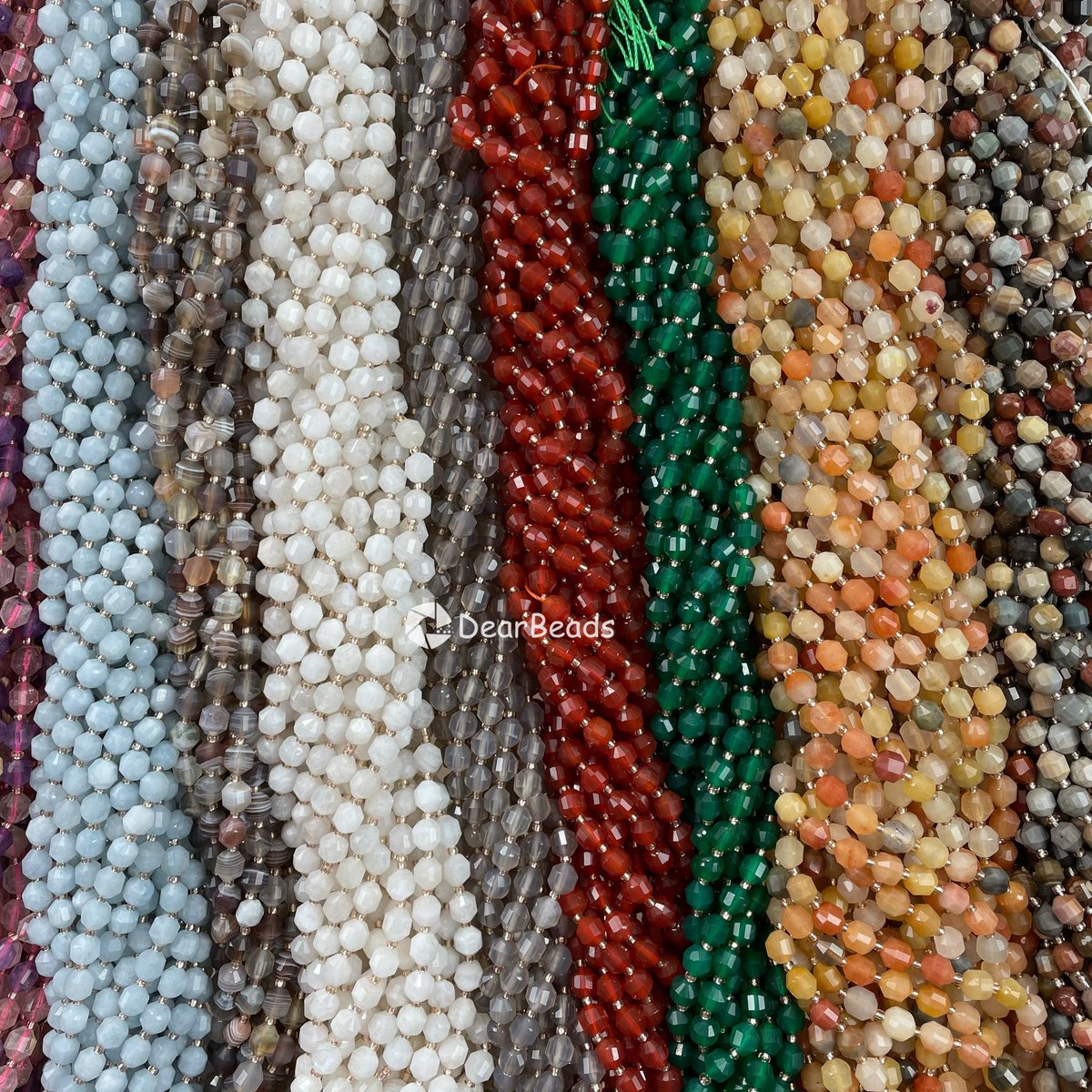 DearBeadsCo's tweet photo. 👉🏻👉🏻In Asian philosophy, this 12-faceted prism style of means “every road leads to success,” and is called lucky faceted beads or energy tube beads. These double-terminated faceted beads are separated by small spacers to protect the holes.

#beads #dearbeads #beadsring https://t.co/pyZmY4cuRf