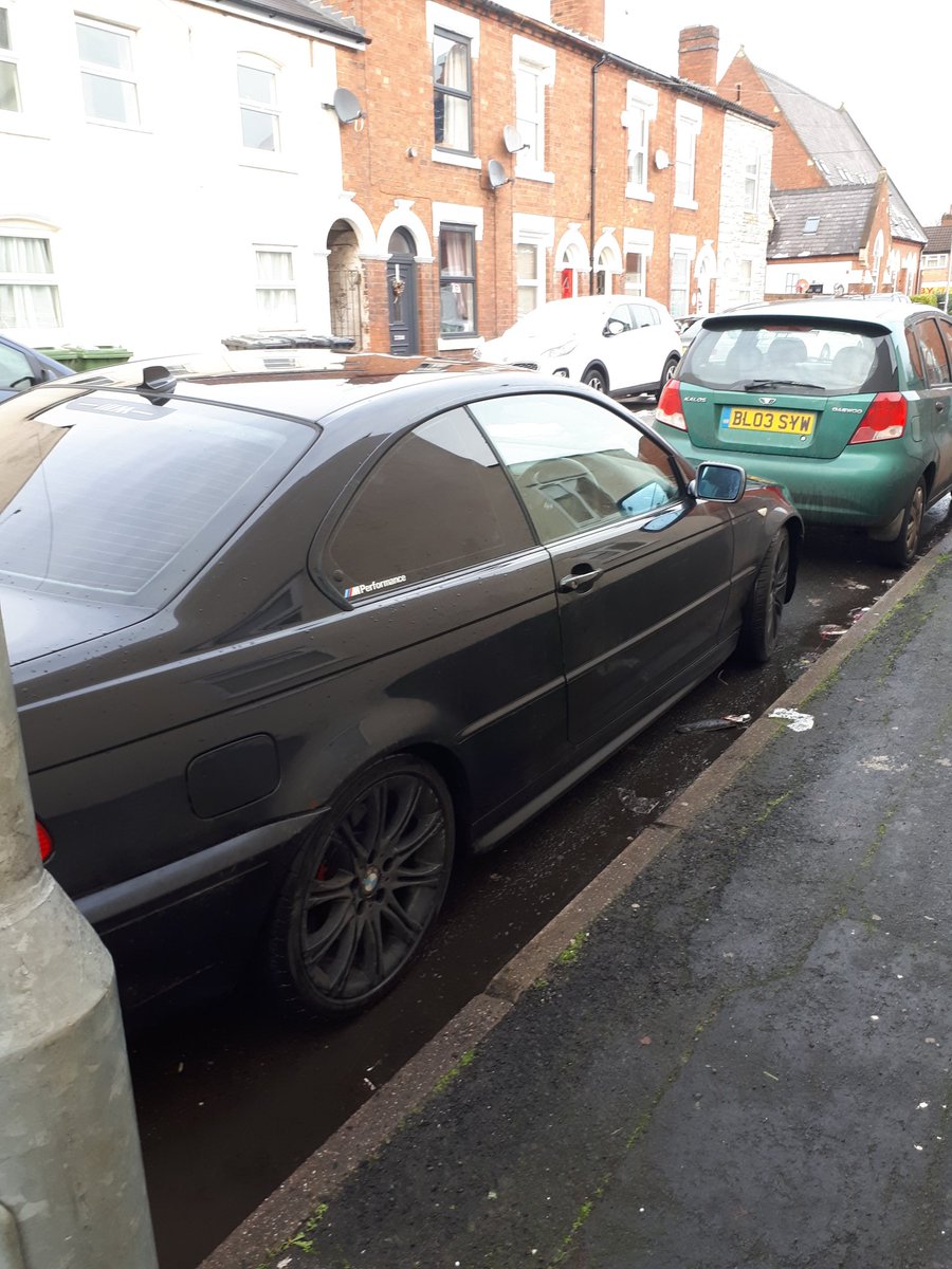OPUWorcs's tweet photo. If you're going to try and powerslide your vehicle around a roundabout in Kidderminster, it maybe best to make sure the Police are not directly behind you. #reported #sec59 https://t.co/Pr906Mwtz1