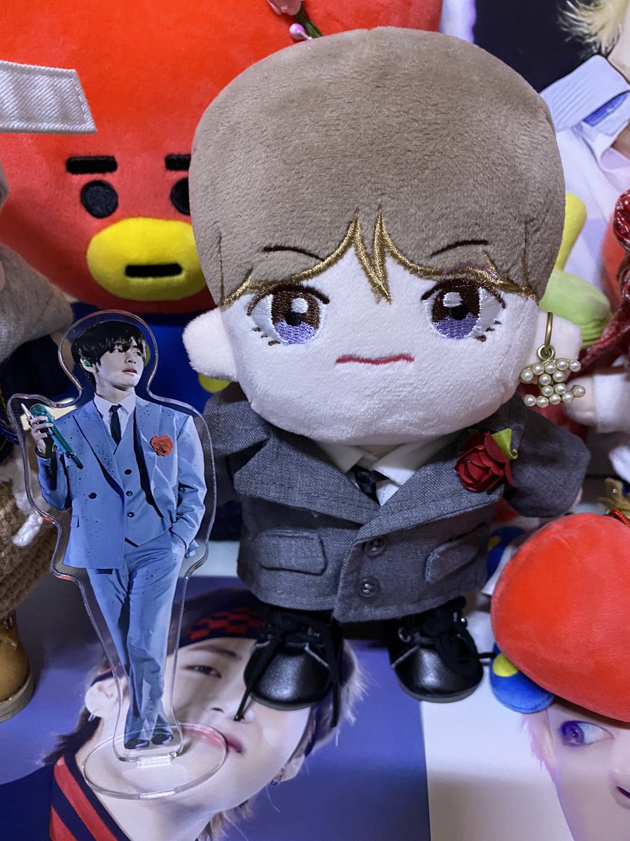 2020년 힘들었던 상황에서도 밝게 웃고있는 태형이 사진들과 생일 축하 이벤트들 따뜻하고 힐링이 되는 순간들이였어💜
도"가지나치고
미"치기직전인 
레"아미 방뭉쓰,꾹,써니
#뷔생일ㅊㅋ #태태생일ㅊㅋ
#태형아_너의존재자체가_선물
#HAPPYVDAY 
#HappyTaehyungDay