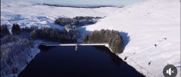 Snow  hunting at NewCumnock Dam seems to be the new trend for tourists