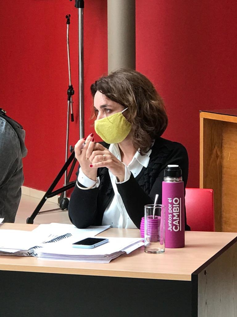 RoScavo's tweet photo. El oficialismo no acompañó una iniciativa de la oposición que pretendía colaborar con el plan de vacunación para prevenir el covid-19 en la ciudad !! https://t.co/40BiLnnfnT