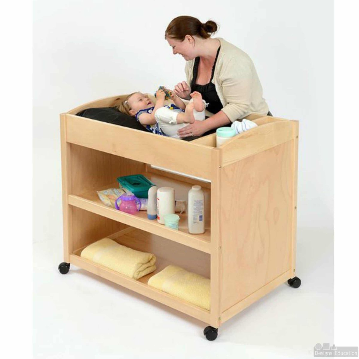 1) Changing tableTakperlu beli changing table khas utk tukar diapers. You know why?You can only use it for 3 months MAX. Lps tu baby pusing2, taknak duduk diam & takmuat dahBeli changing pad so boleh tukar dkt mana2 (bed/sofa) and bawa merata  https://bit.ly/3mTBrmU&nbsp;