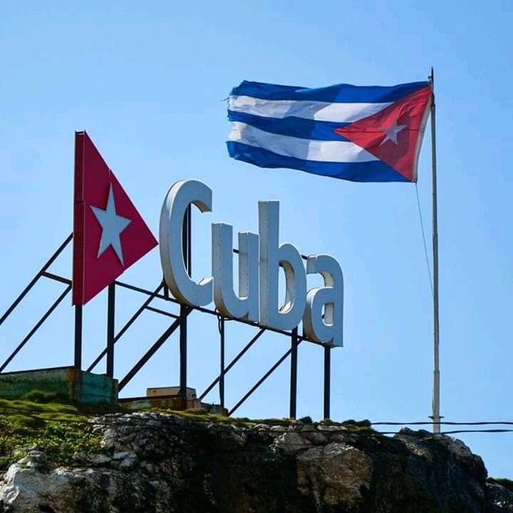 #Cuba en este 6️⃣2️⃣ Aniversario del triunfo revolucionario te digo... ‼Cubano‼ 🇨🇺 #SacaTuBanderaXLaRevolucion
#SomosCuba #SomosContinuidad