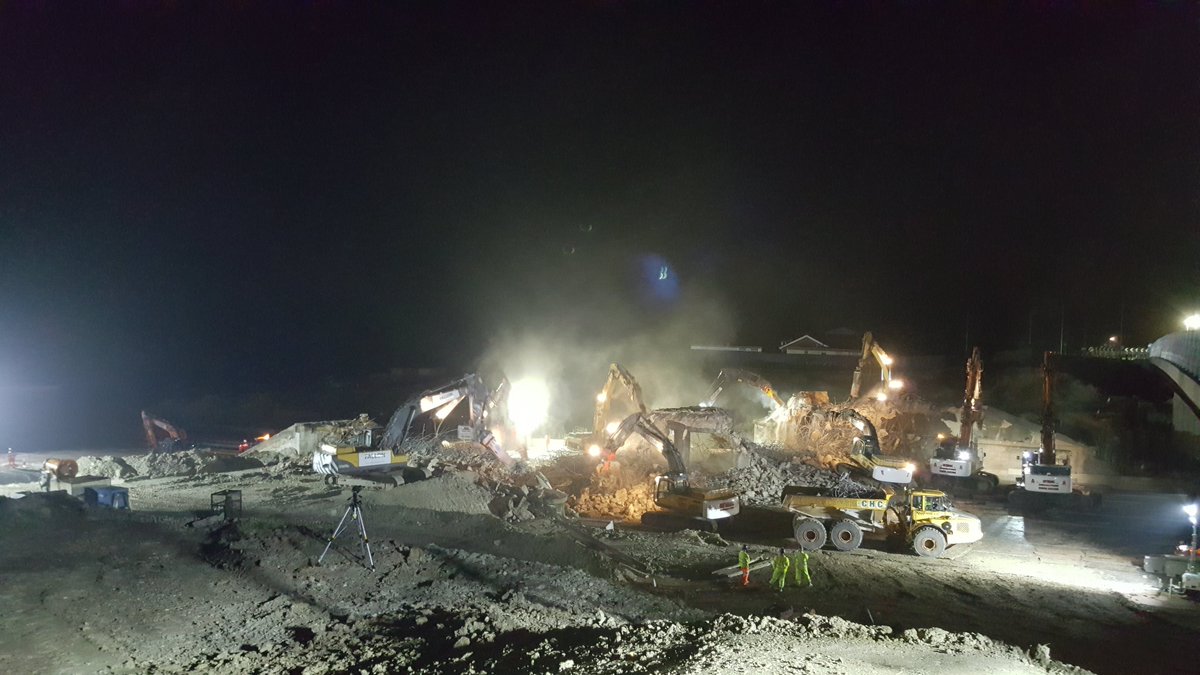 You can see the dust, it's noisy and messy. Timber mats are put down to protect the road, we also had surfacing crews on standby in case of damage. But it is an incredible operation to be part of.