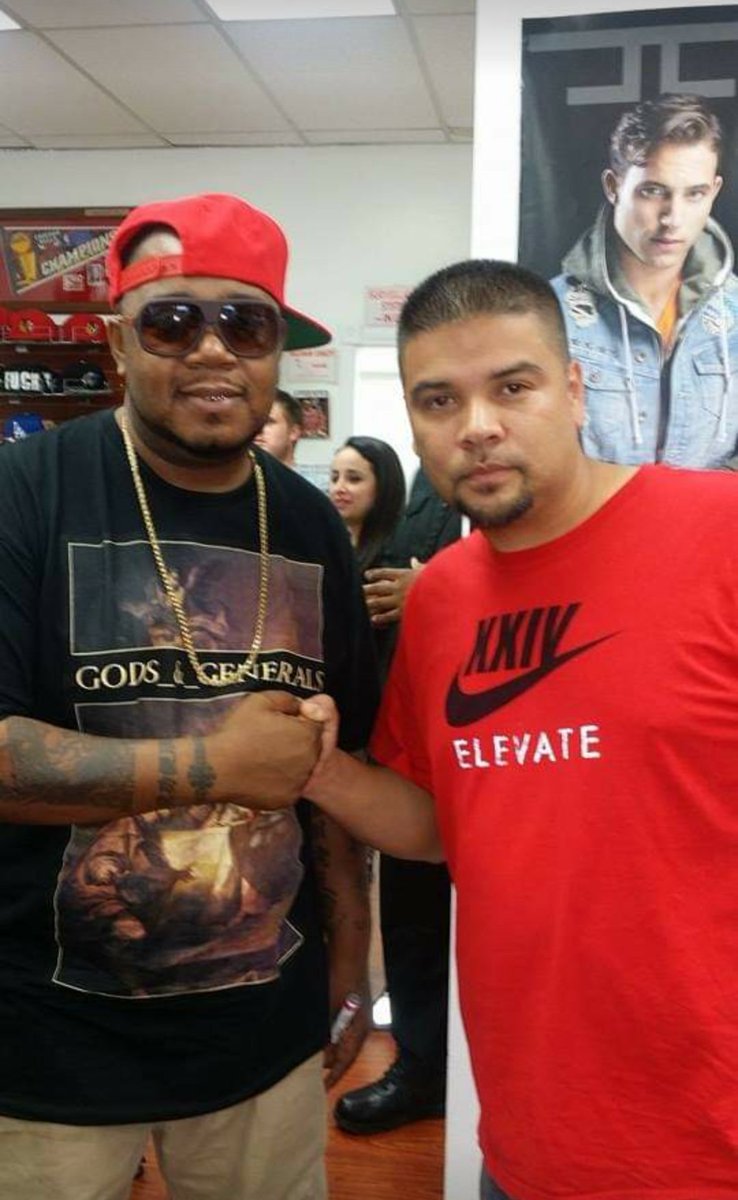 losnandez's tweet photo. Nandonandez @TWISTAgmg @losnandez clasica x aqui en Chicago https://t.co/uVPa4AooyD