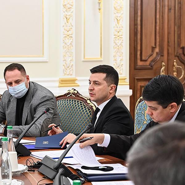 rns_online's tweet photo. Конституционный суд Украины высказался о решении Зеленского по главе суда:

https://t.co/ANYG4ZlFbq https://t.co/nqjx2qXdll