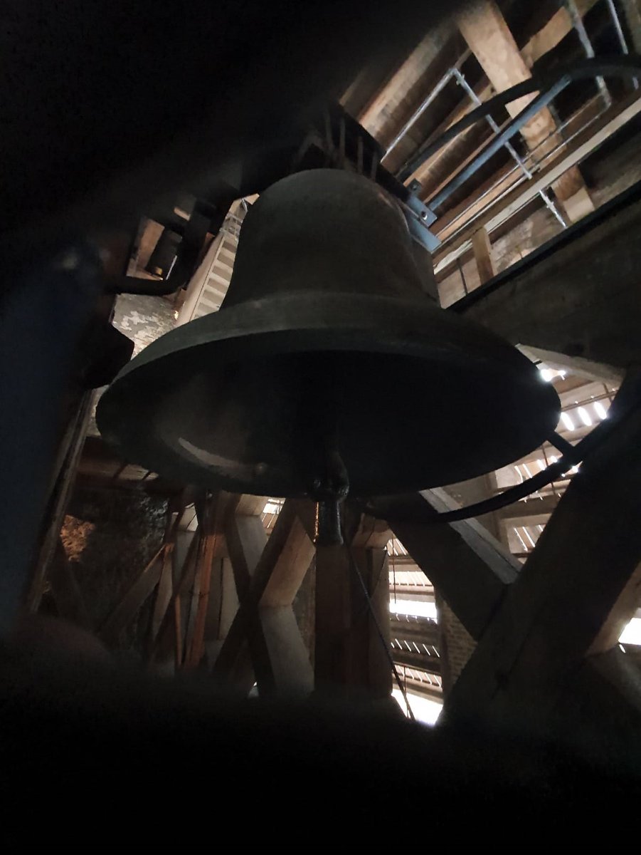 Als teken van Hoop luiden de klokken van de Oude en Nieuwe Kerk Delft tijdens de jaarwisseling. Zo geven we gehoor aan de landelijke oproep om alle kerkklokken te luiden tijdens oud en nieuw. Ook onze boodschap is: je bent niet alleen! #nietalleen <a href="/cdavandaag/">CDA</a> @Martijncda