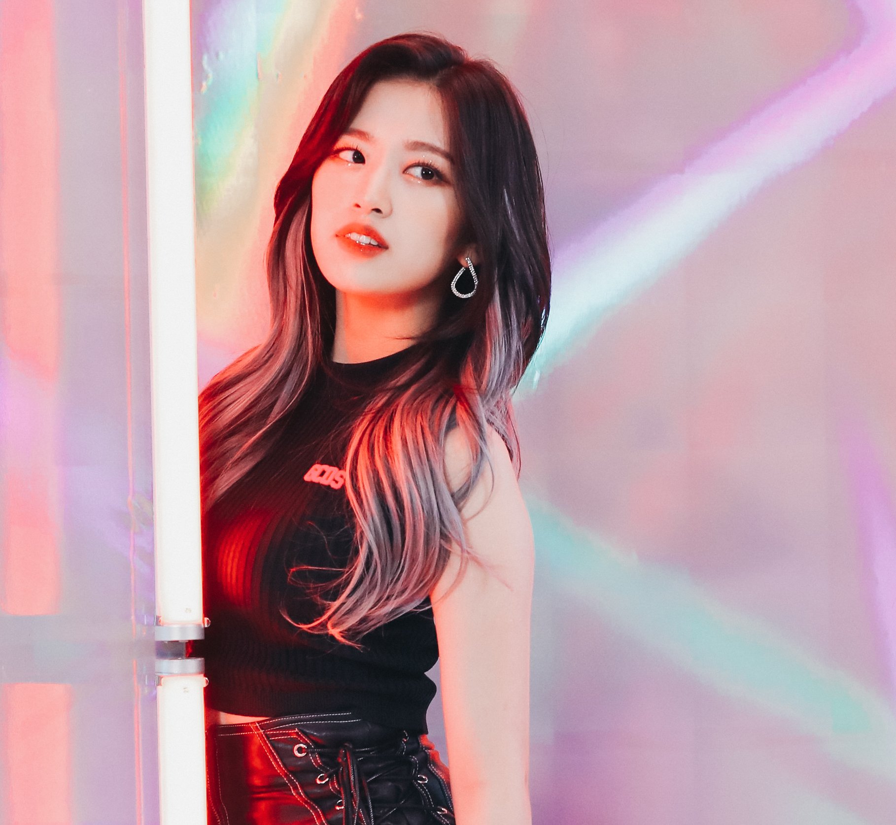 PRESS] AN YUJIN at 2018 Asia Artist Award (AAA) Red Carpet