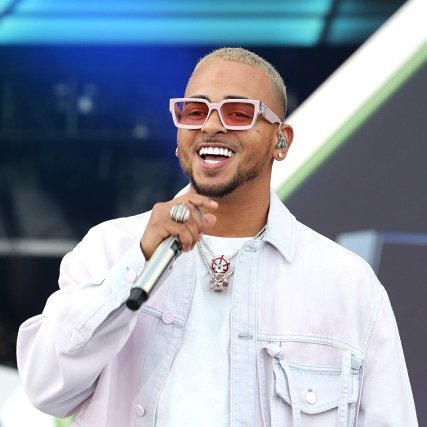 LunaRadioFM's tweet photo. #Ozuna lanza #Mala, canción en la que el reguetonero cae rendido ante los encantos de una mujer que se va con otro.
Nunca antes una canción de desamor sonó tan bien.."Mala eres bendita todas las mujeres que si no fuera por ustedes, mi corazón de amor se muere".
LUNA 95.5FM 🌙📻 https://t.co/fmKb1tfvPd