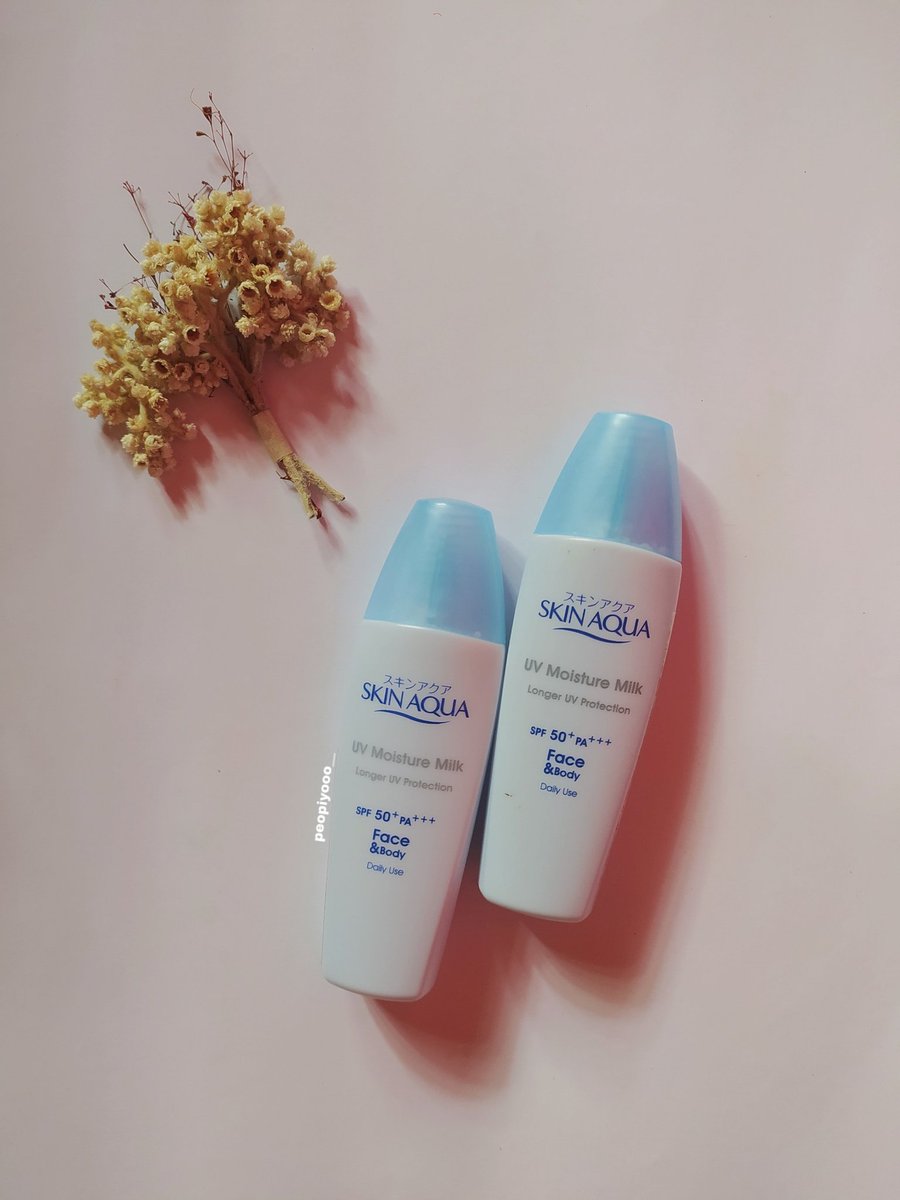 Skin Aqua spf 50Sunscreen ini ringan banget dipake dia wattery gitu, ga white case asal pakenya ga kebanyakan, pakenya dilayer biar cepet meresap dikulit, aku suka bgt sunscreen ini sampe repurchase 3 kali ini, sebelumnya pake yg spf 30 tapi diaku krg enak jd lebih suka ini
