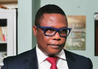 DegbeHortence's tweet photo. Togo : le journaliste Carlos Kétohou interpellé à son domicile https://t.co/nnRRSPQXgt  #Togo #CarlosKetohou #Tginfo https://t.co/ZkWOXMDXdf